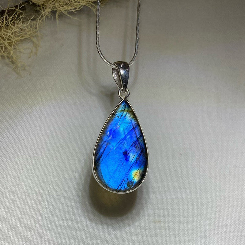 Blue Flash Teardrop Labradorite Pendant