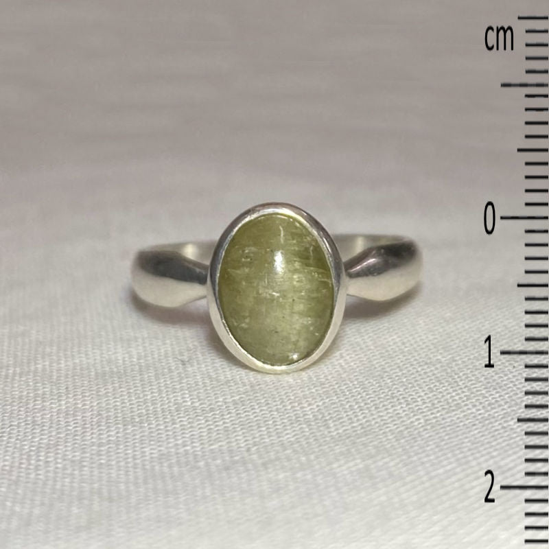 Oval Green Catseye Quartz Ring- Size 8