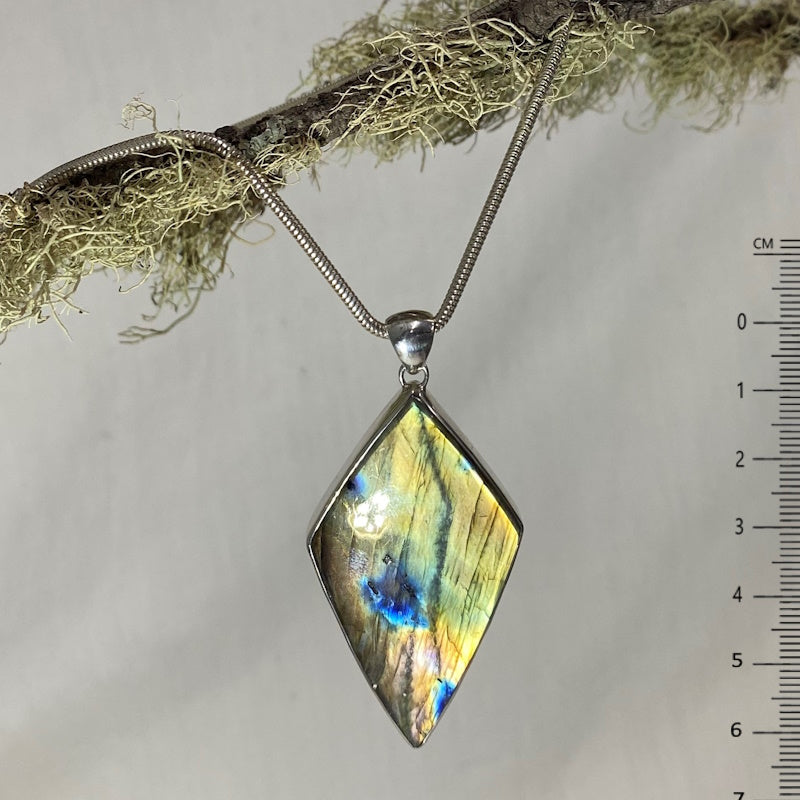 Diamond Shaped Labradorite Pendant
