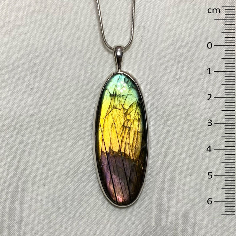 Oval Labradorite Pendant