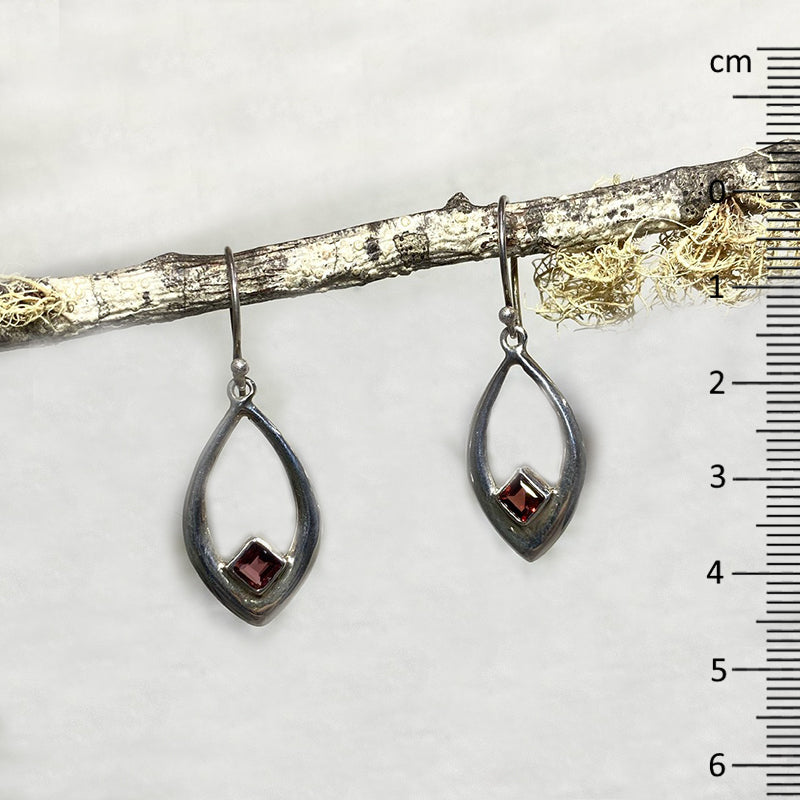 Ornate Sterling Silver Diamond Shaped Garnet Earrings