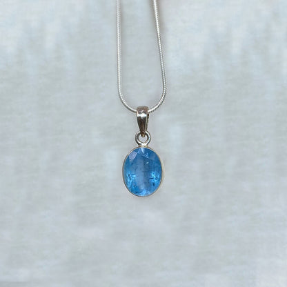 Oval Faceted Aquamarine Pendant