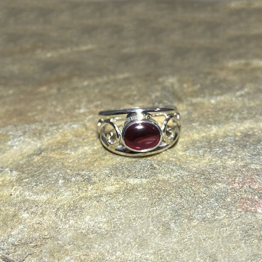 Swirling Sterling Silver Oval Garnet Ring- Size 8