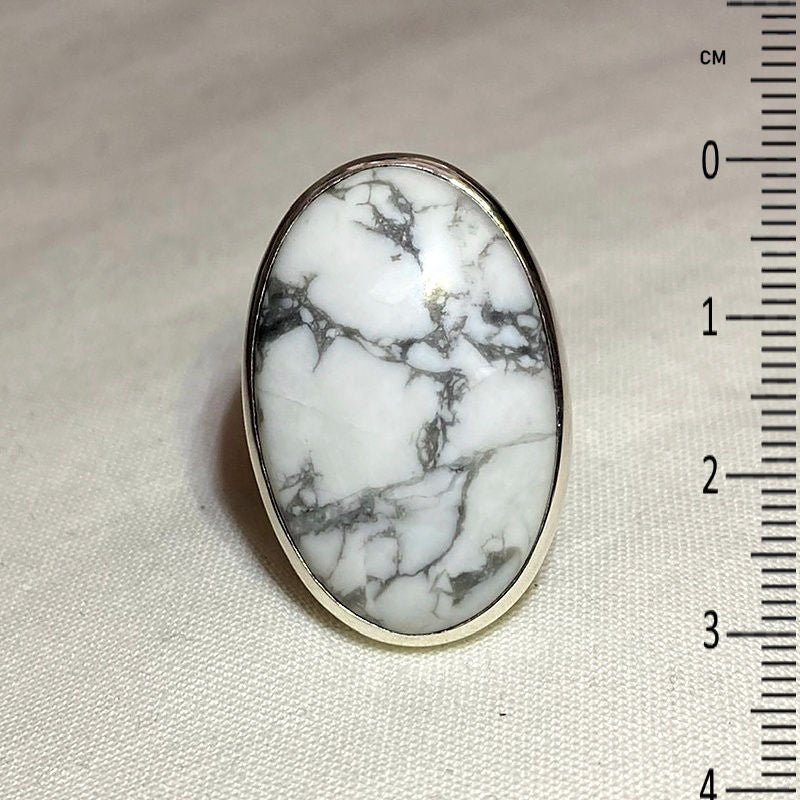Oval White Howlite Ring- Size 7.5