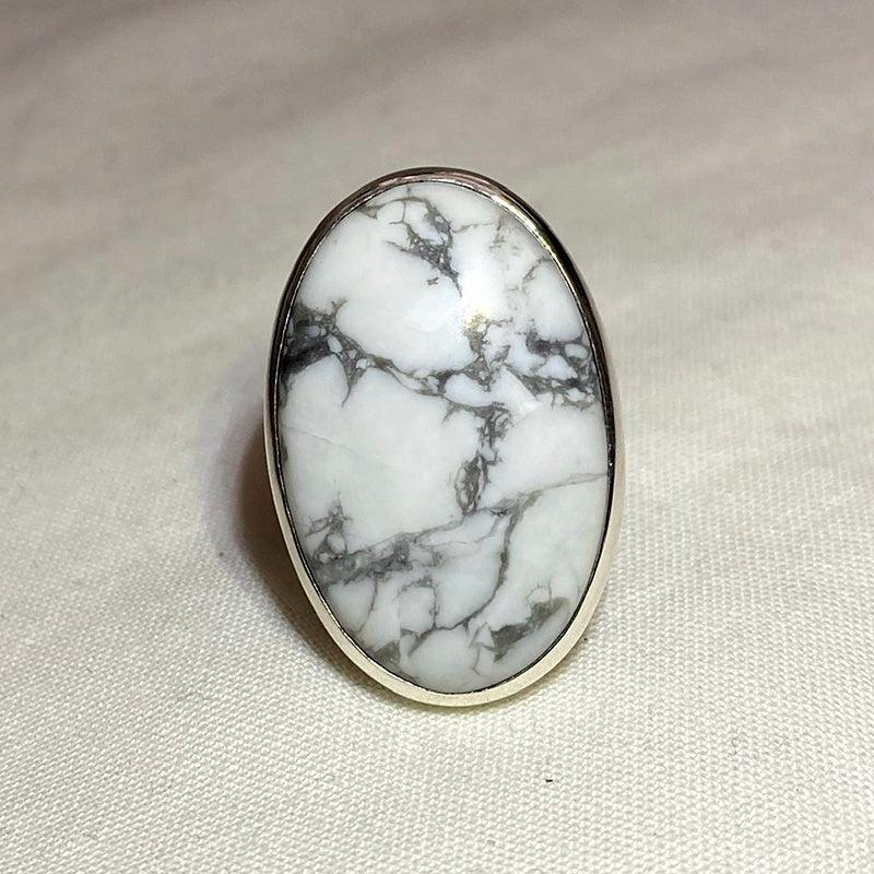 Oval White Howlite Ring- Size 7.5