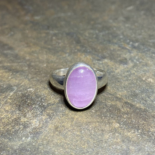 Oval Kunzite Ring- Size 9