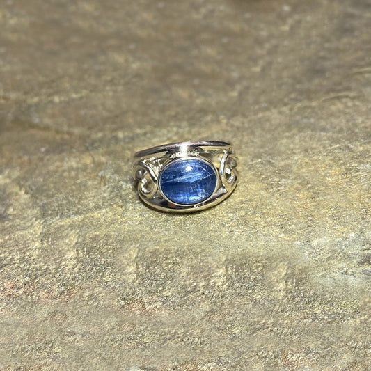Round Blue Kyanite Swirling Sterling Silver Ring- Size 6.5