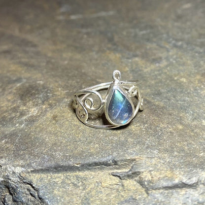 Scrolling Silver Purple and Green Flash Labradorite Ring- Size 7