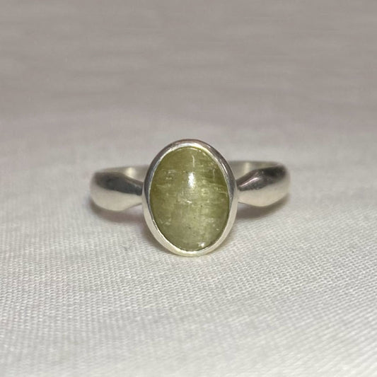 Oval Green Catseye Quartz Ring- Size 8