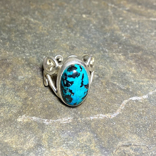 Scrolling Sterling Silver Banded Shattuckite Ring - Size 7