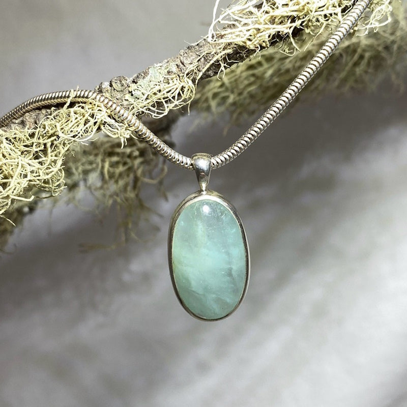 Oval Shaped Aquamarine Pendant