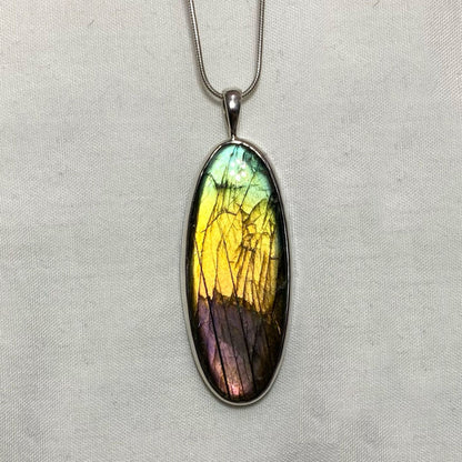 Oval Labradorite Pendant