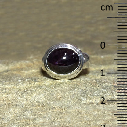 Oval Star Garnet Ring- Size 7.5