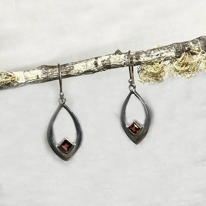 Ornate Sterling Silver Diamond Shaped Garnet Earrings