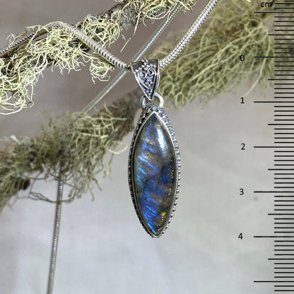 Ornate Silver Leaf Shaped Blue Flash Labradorite Pendant