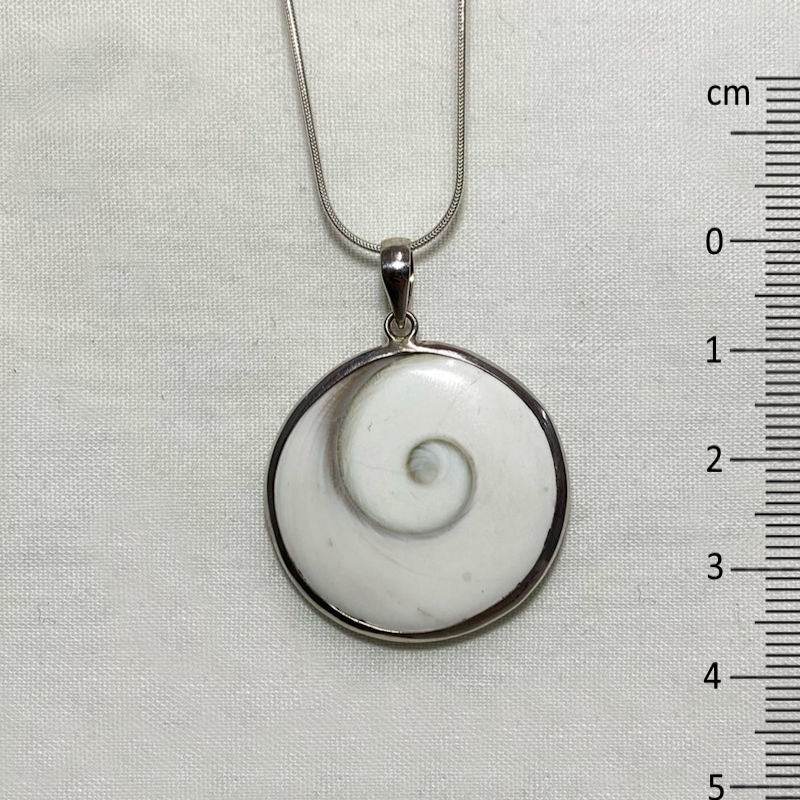 Round Swirl Shell Pendant
