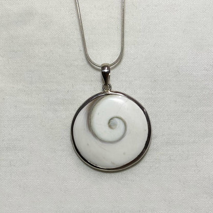 Round Swirl Shell Pendant