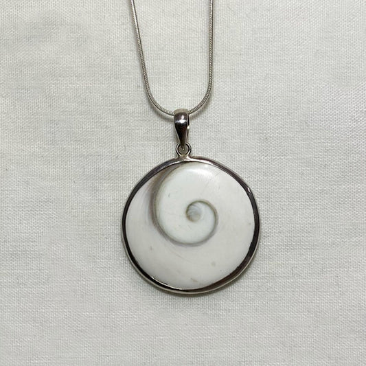 Round Swirl Shell Pendant