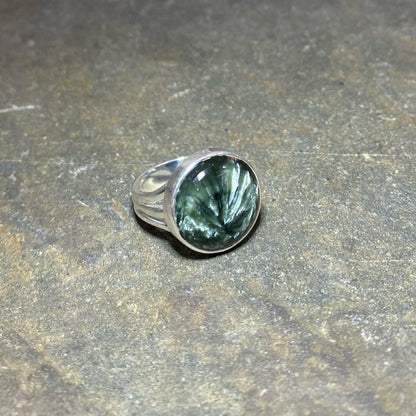 Split Band Round Seraphinite Ring- Size 8