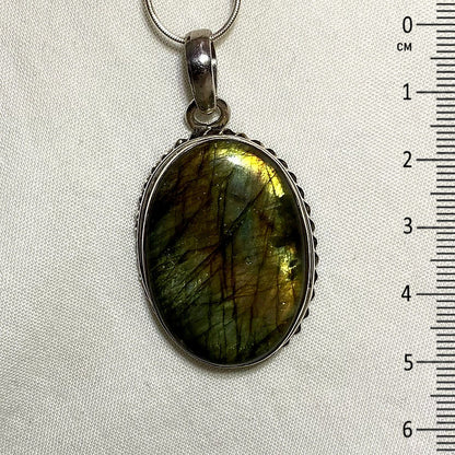 Oval Labradorite Pendant
