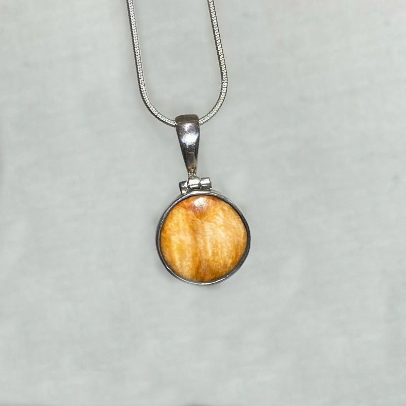 Round Spondylus Shell Pendant