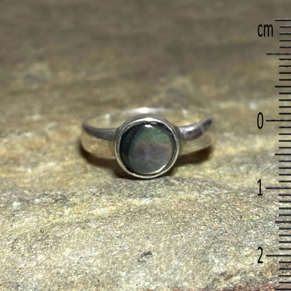Round Tahitian Mother Of Pearl Ring- Size 8